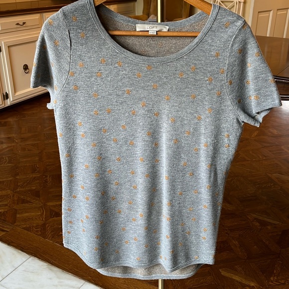 Loft Short Sleeve Grey Sweater with Metallic Gold Polkadots Sz S - Picture 1 of 6